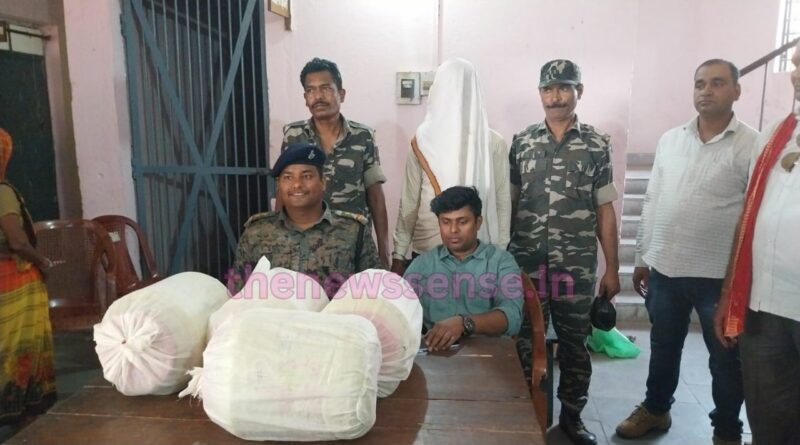 Latehar Ganja Smuggler Arrested